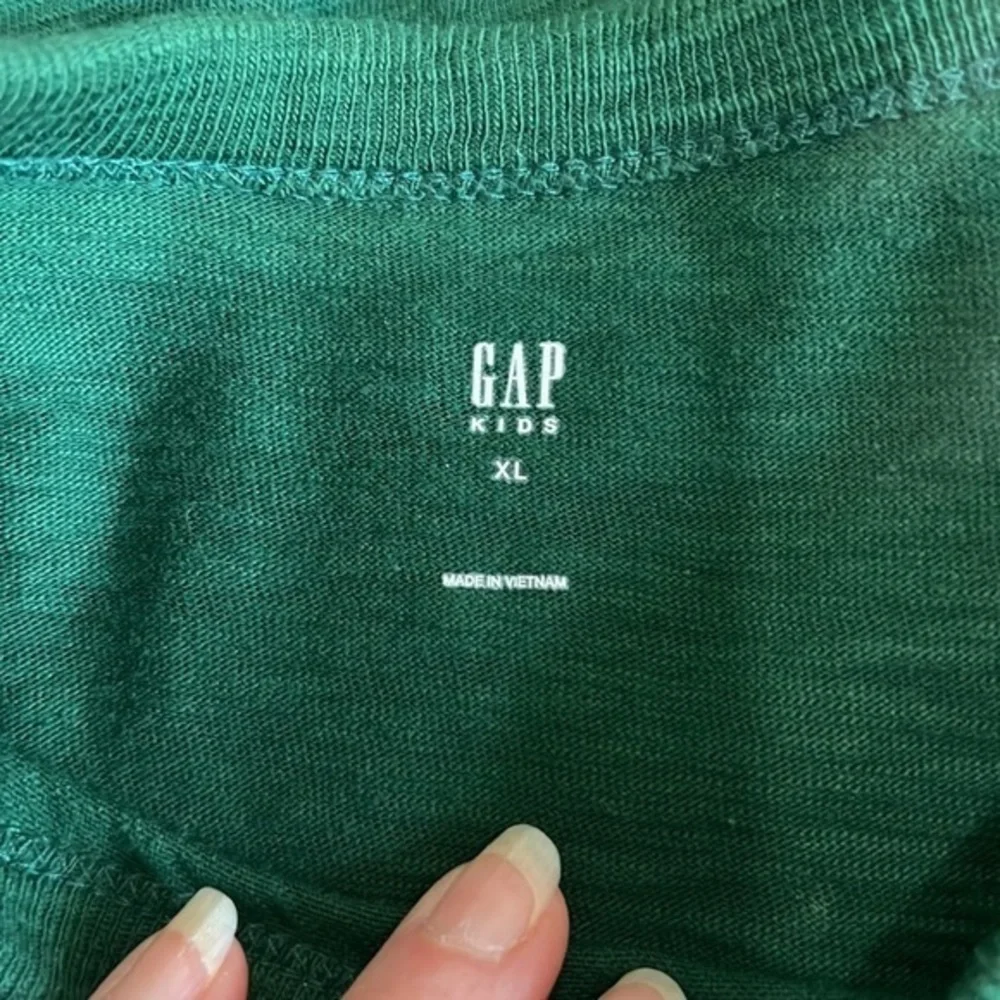GAPS KIDS SIZE XL GREEN WOLF LONG SLEEEVE SHIRT. NEW WITHOUT TAGS‎